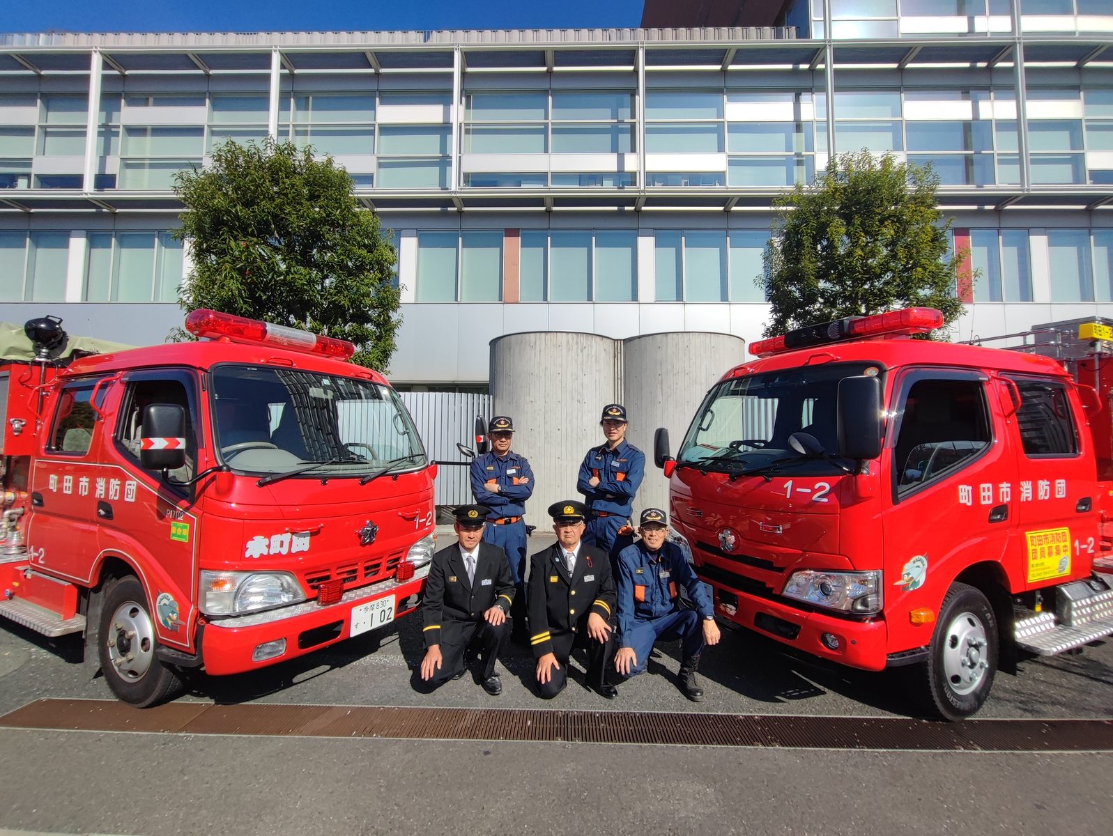 町田市消防団 第一分団第二部の団員と消防車